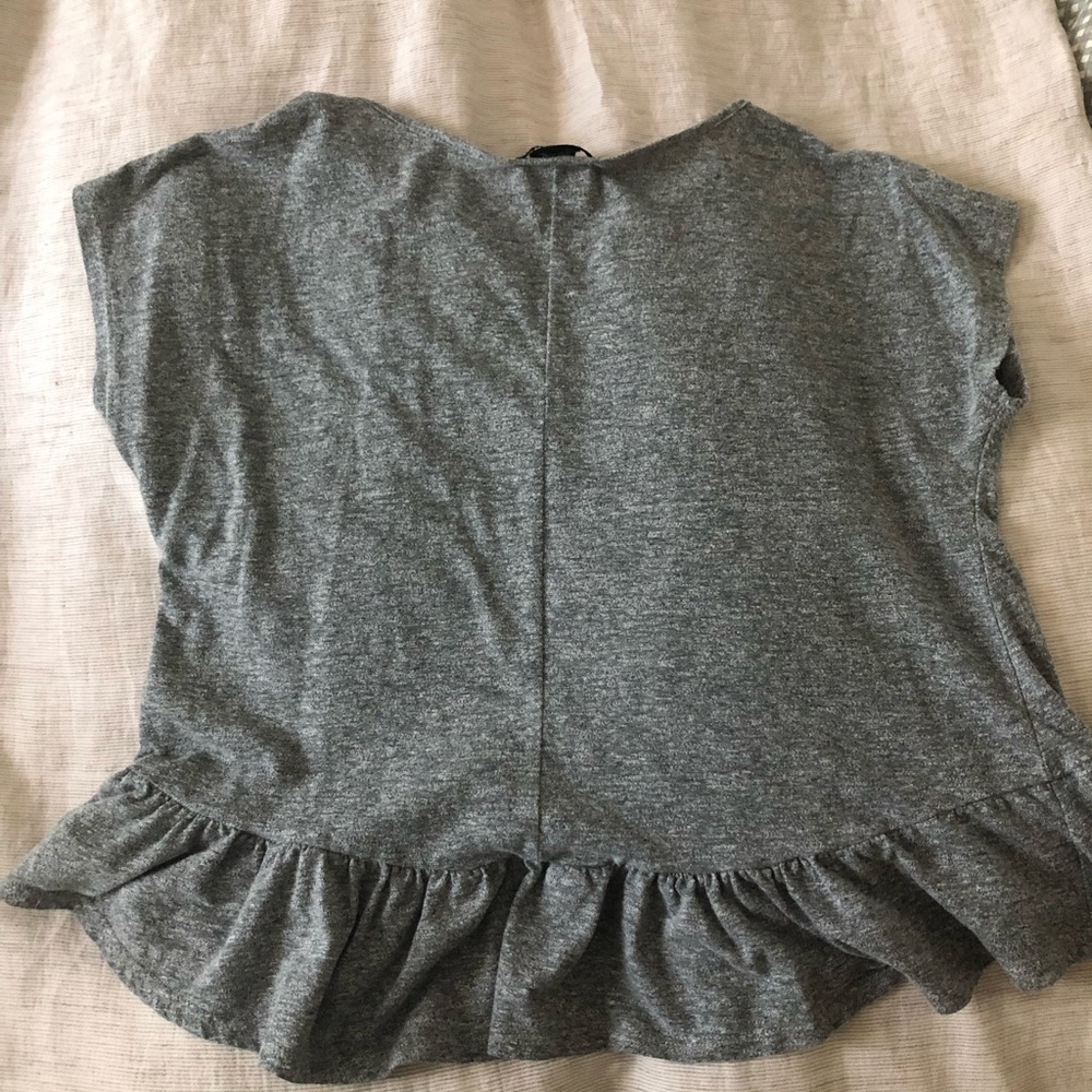 Cropped Ruffle Bottom Tee - Picture 2 of 4